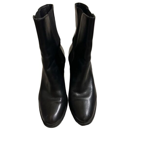 Cole Haan side gore ankle boots size 8.5 EUC - Picture 3 of 12